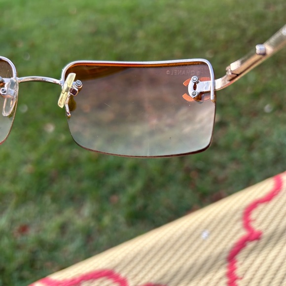 Chanel Vintage Sunglasses with rhinestone CC’s. - Picture 10 of 13